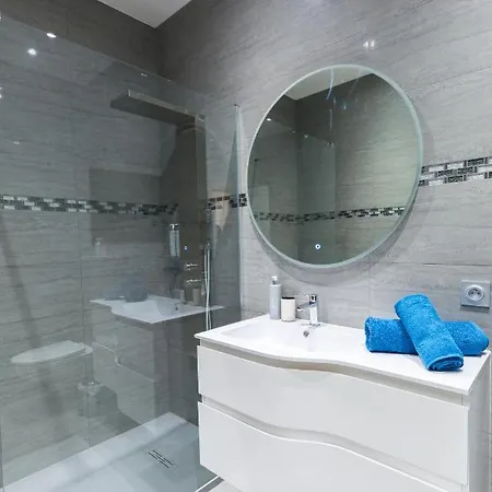 Jardin Des Muses - 2 Pieces - Parking Carre D'or