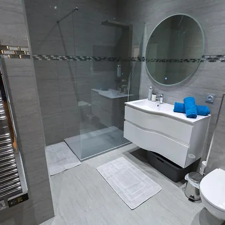 Apartment Jardin Des Muses - 2 Pieces - Parking Carre D'or