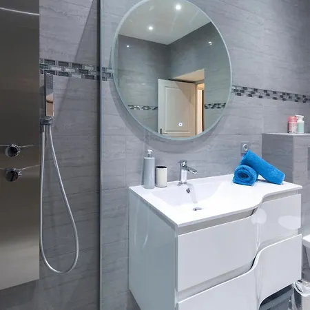 Jardin Des Muses - 2 Pieces - Parking Carre D'or Apartment